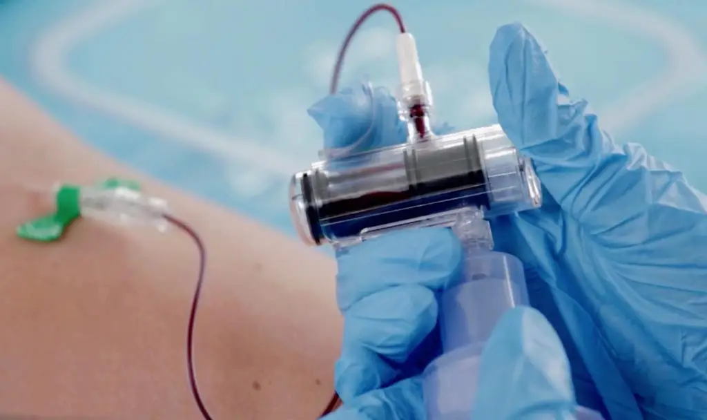 ispositivo de desviación inicial utilizado durante la extracción de hemocultivos